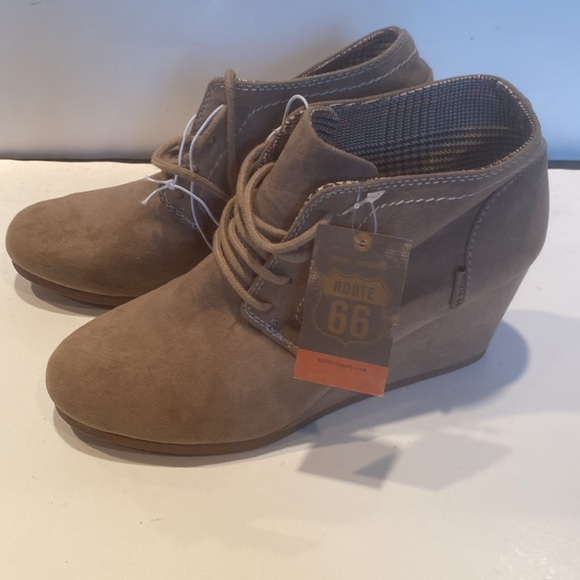 NWT & Vintage Route 66 Taupe Wedge Faux Suede Bootie - Picture 2 of 9